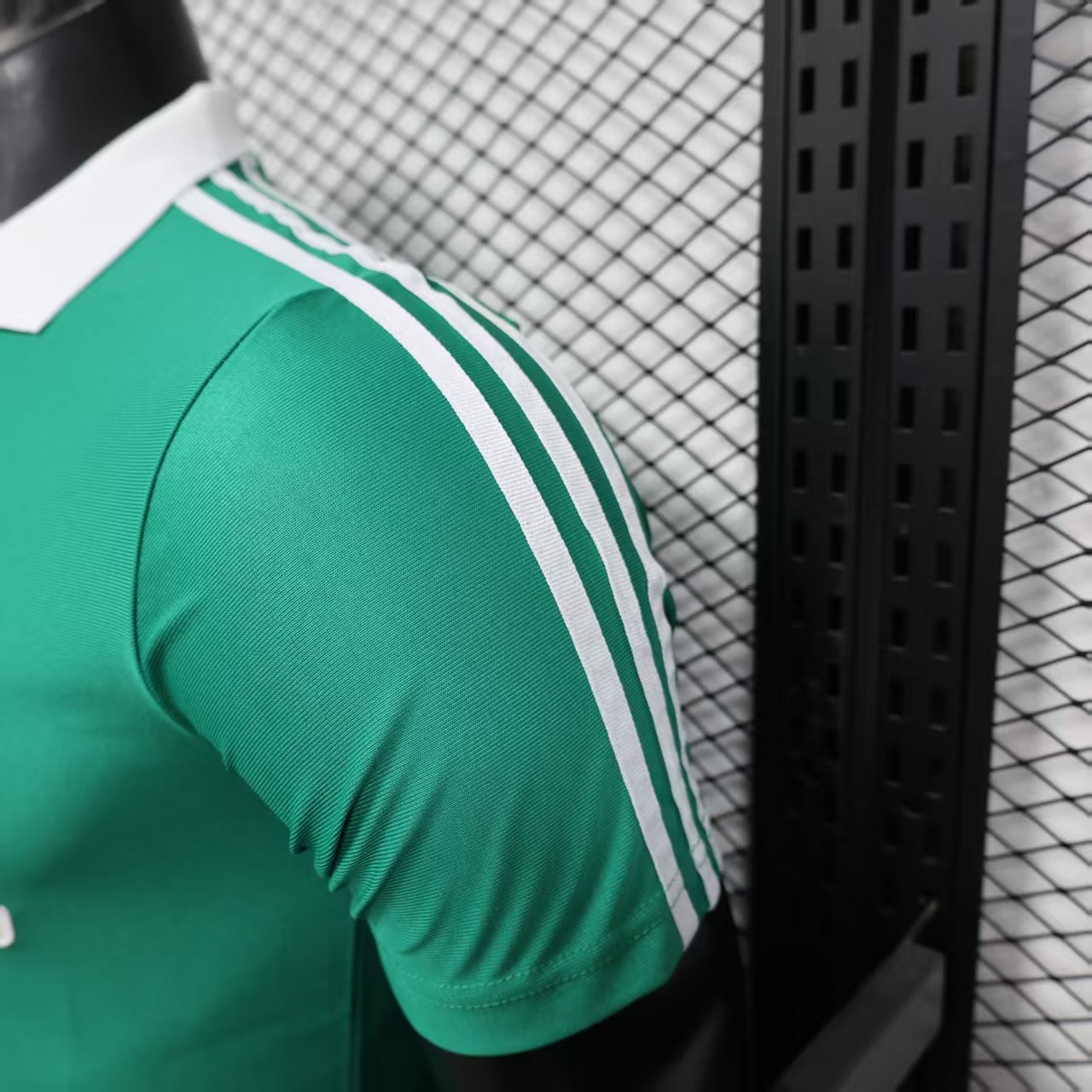 Player Version Trefoil Casual Style 3