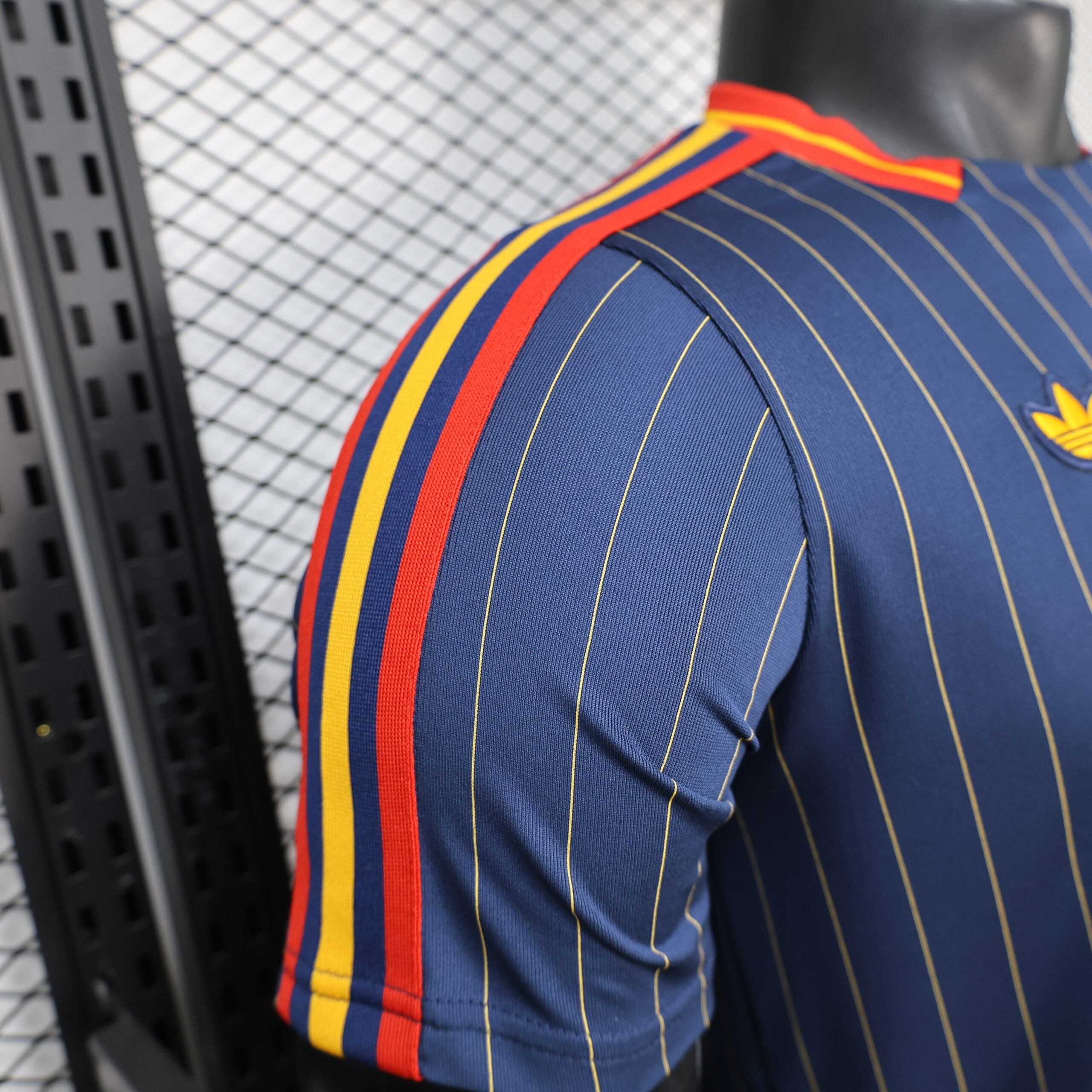 Spain Casual Retro 3