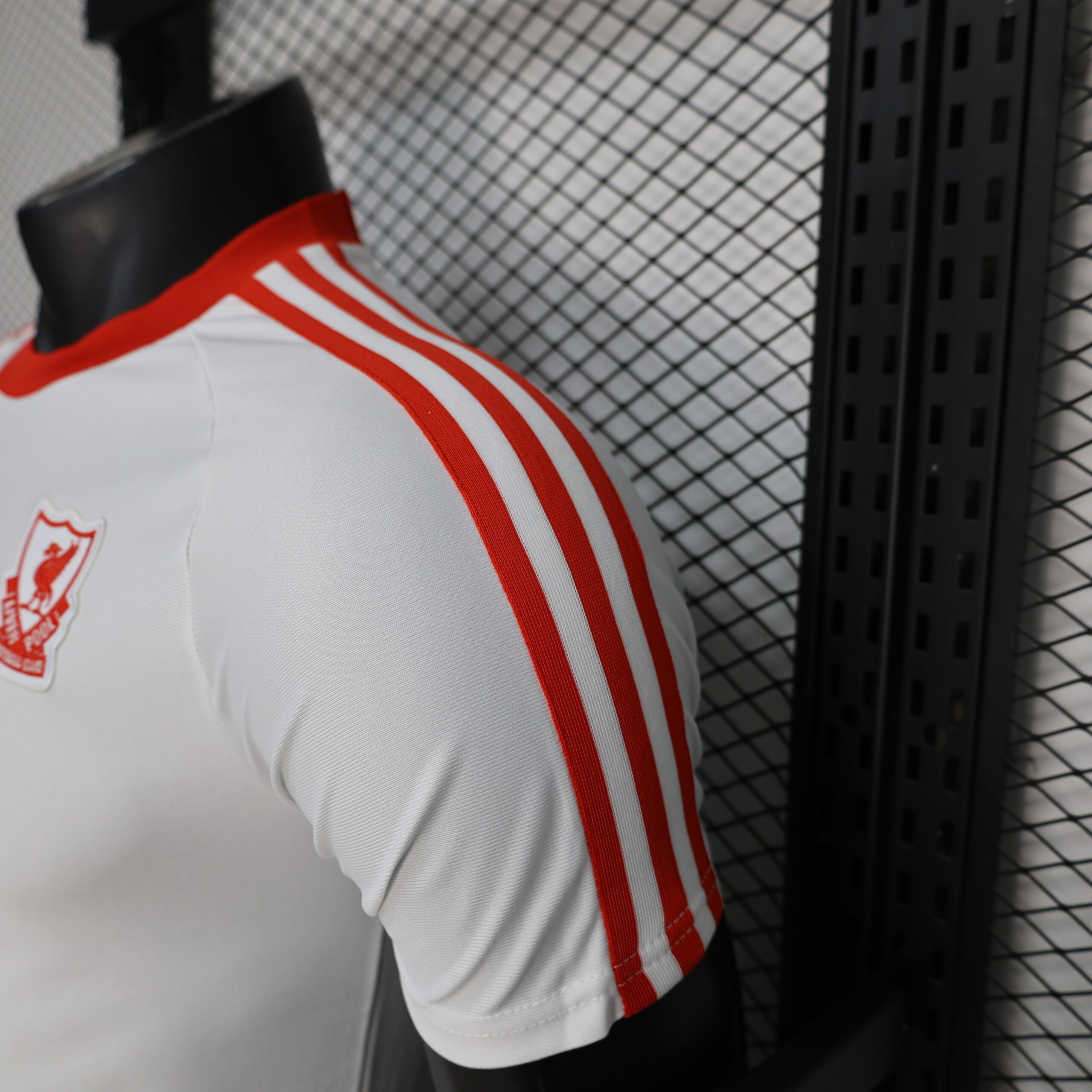 Liverpool Retro Casual Jersey 3