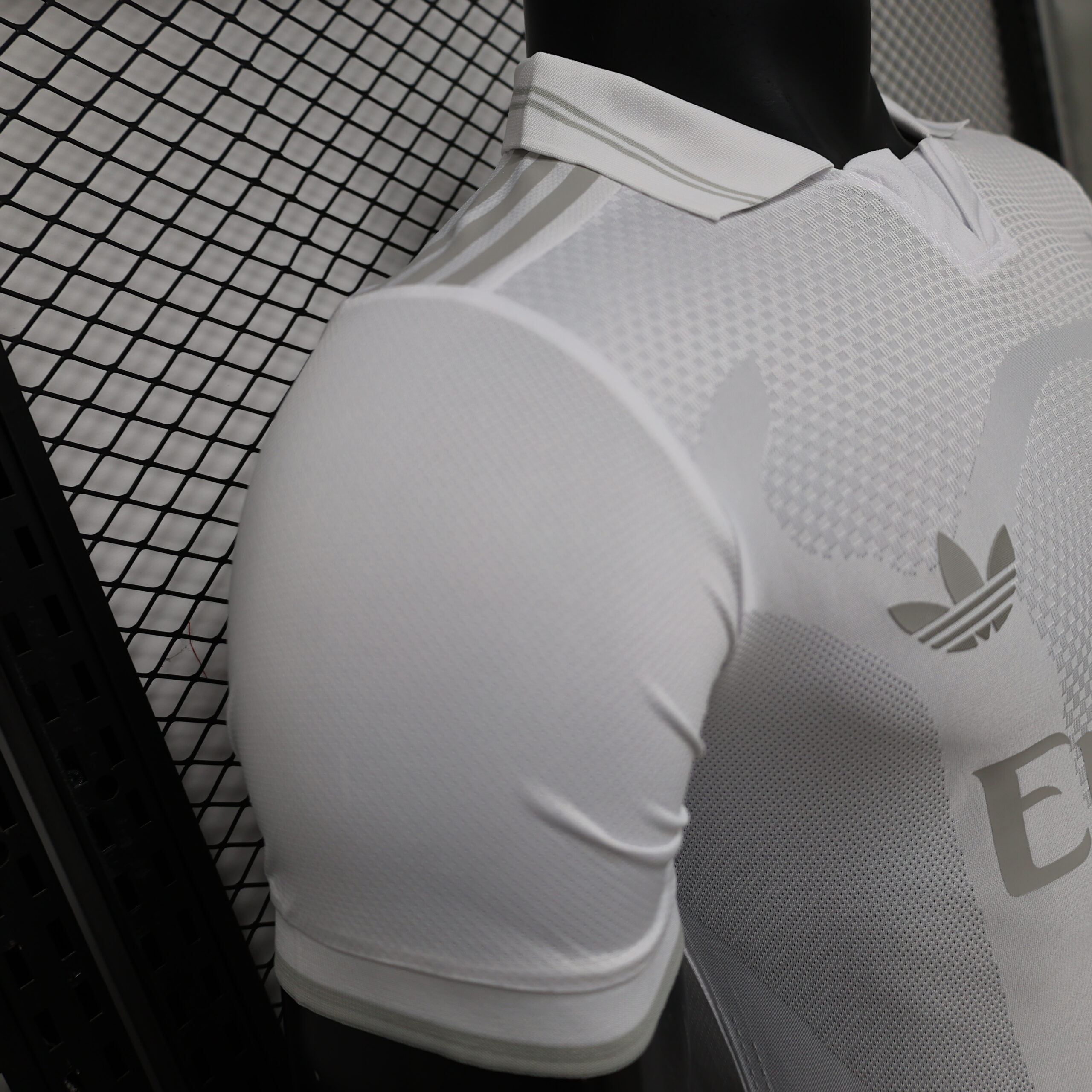 26. Real Madrid 125th Anniversary Vest S-2XL 4