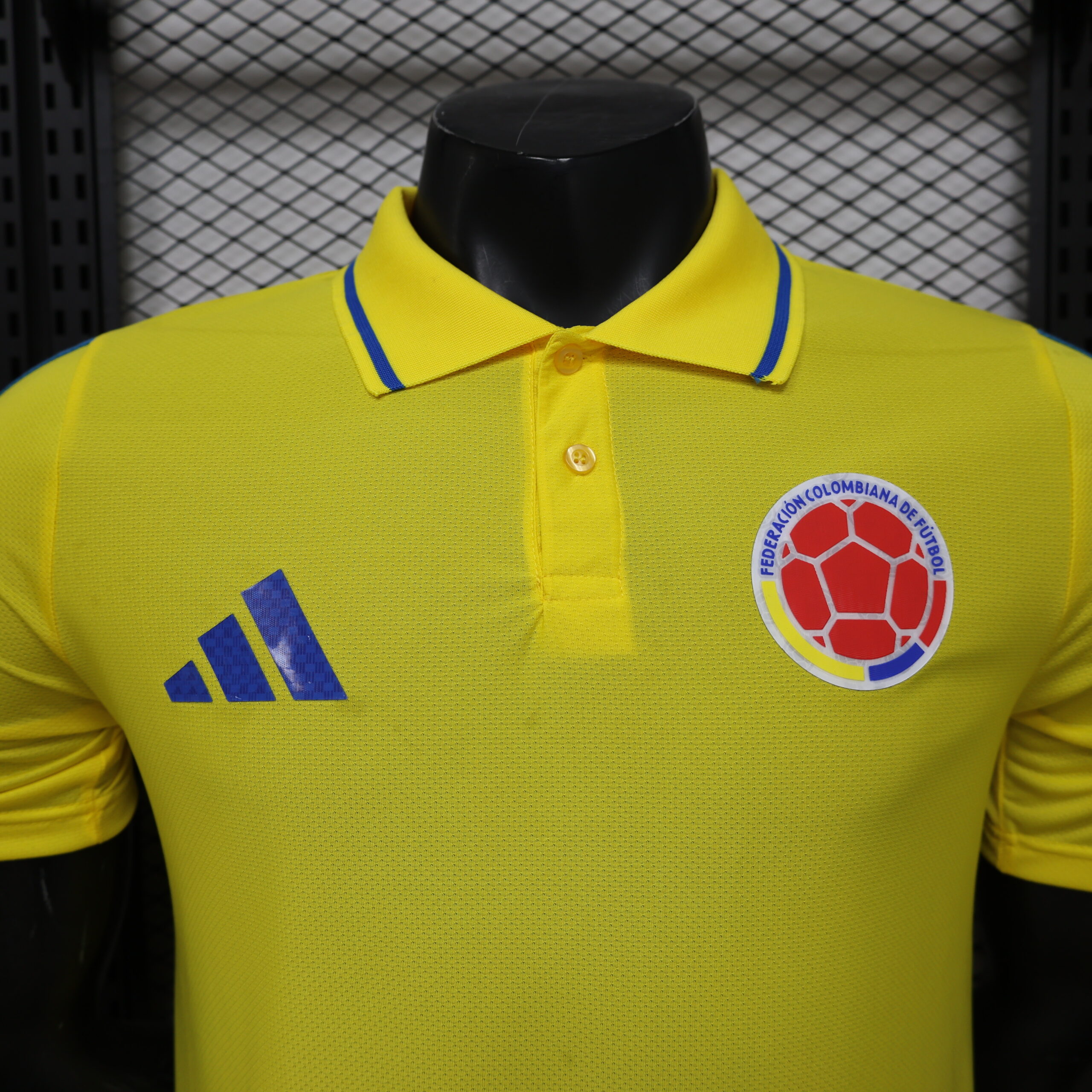 Colombia Retro Casual 3