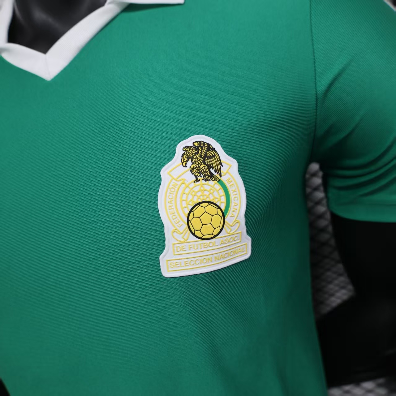 Player Version Trefoil Casual Style 5
