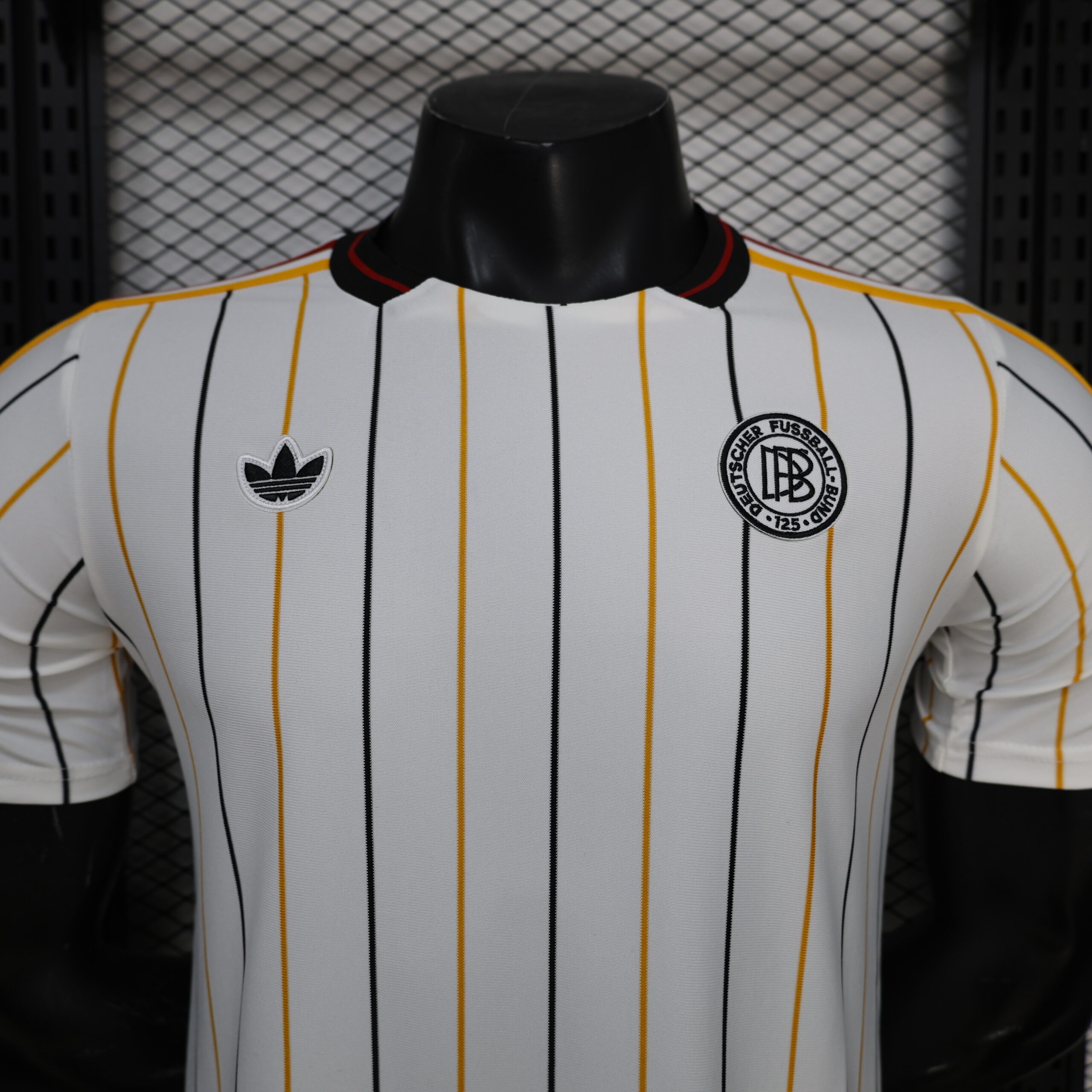 Newcastle Retro Casual Top 7