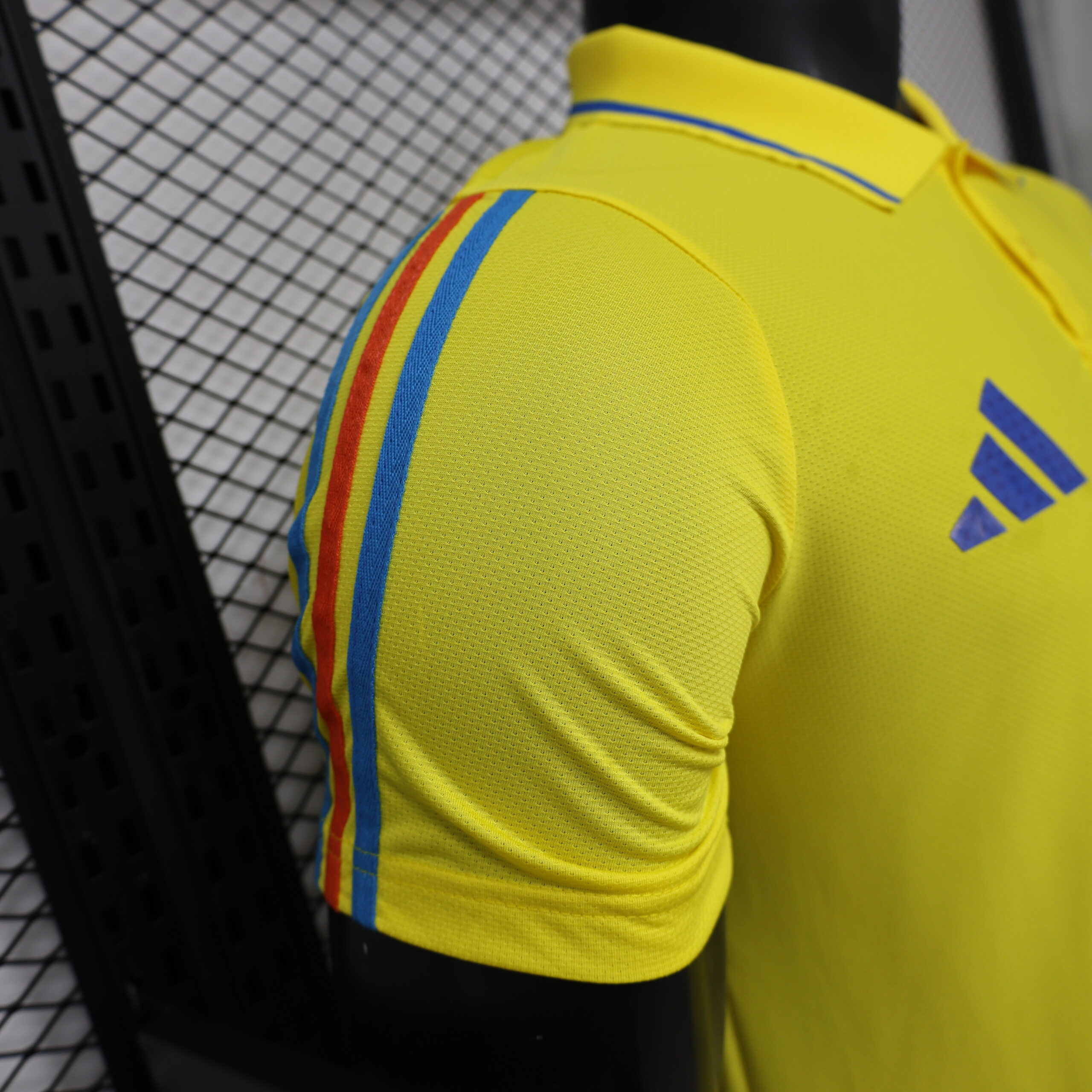 Colombia Retro Casual 7
